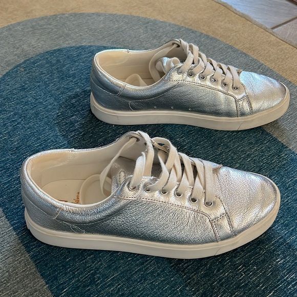 Sam Edelman metallic silver Sneakers - Picture 2 of 3